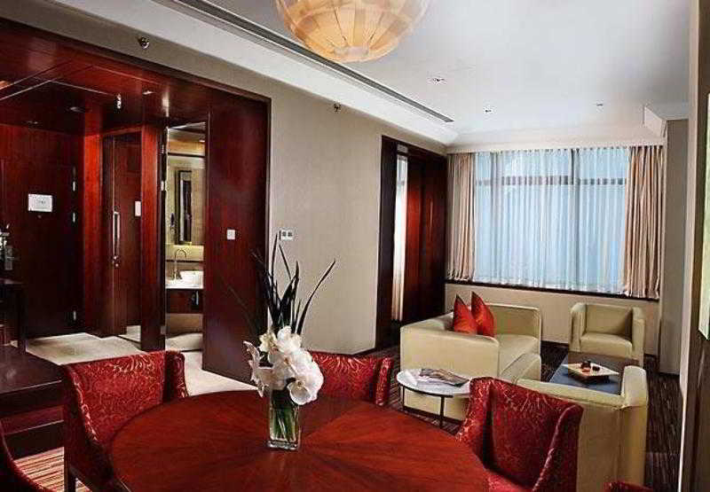 Renaissance Shanghai Zhongshan Park Hotel Екстериор снимка