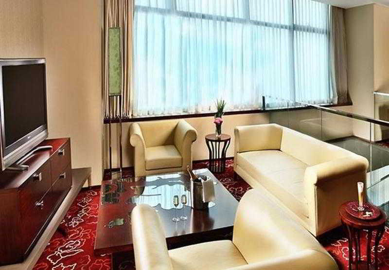 Renaissance Shanghai Zhongshan Park Hotel Стая снимка
