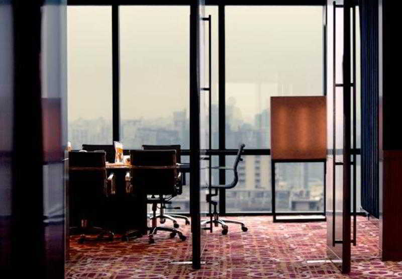 Renaissance Shanghai Zhongshan Park Hotel Бизнес снимка