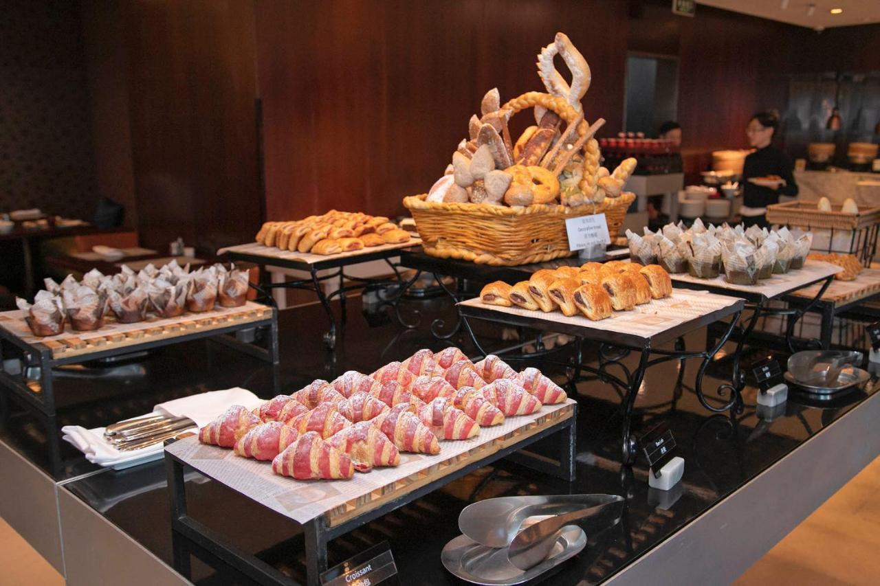 Renaissance Shanghai Zhongshan Park Hotel Екстериор снимка