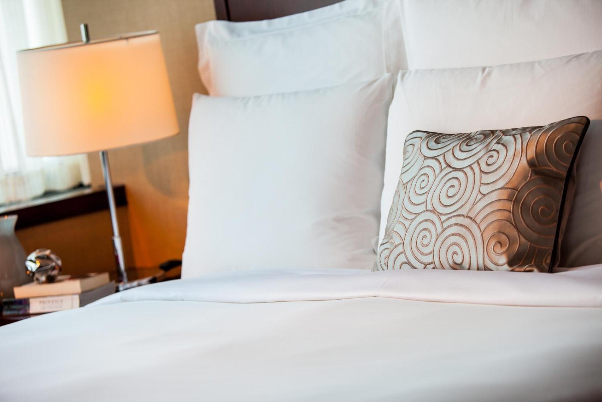 Renaissance Shanghai Zhongshan Park Hotel Екстериор снимка
