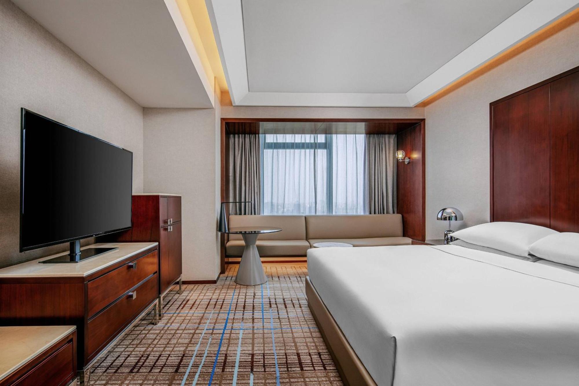 Renaissance Shanghai Zhongshan Park Hotel Екстериор снимка