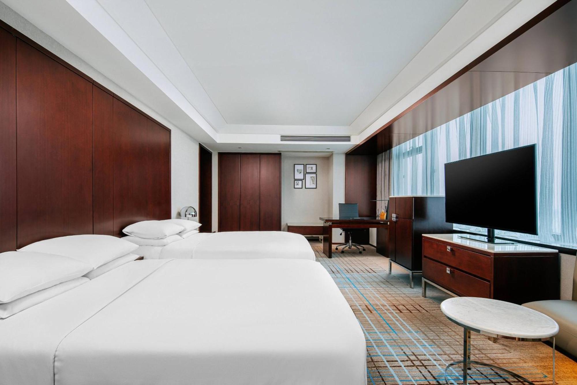 Renaissance Shanghai Zhongshan Park Hotel Екстериор снимка