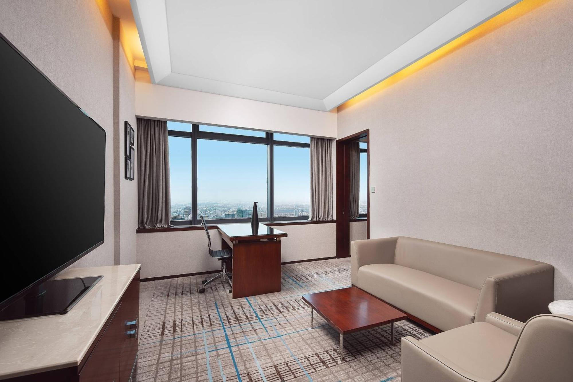 Renaissance Shanghai Zhongshan Park Hotel Екстериор снимка