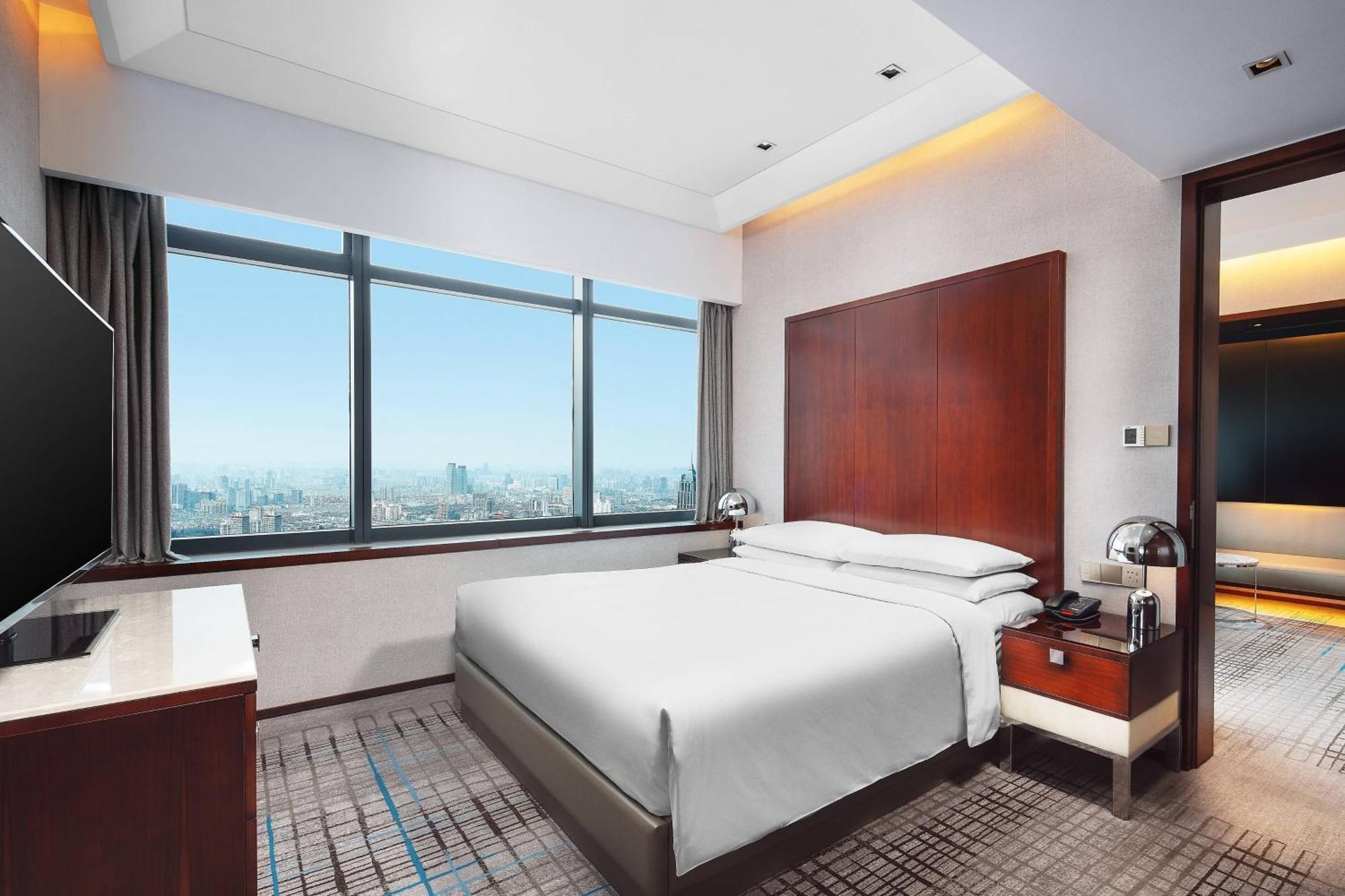 Renaissance Shanghai Zhongshan Park Hotel Екстериор снимка