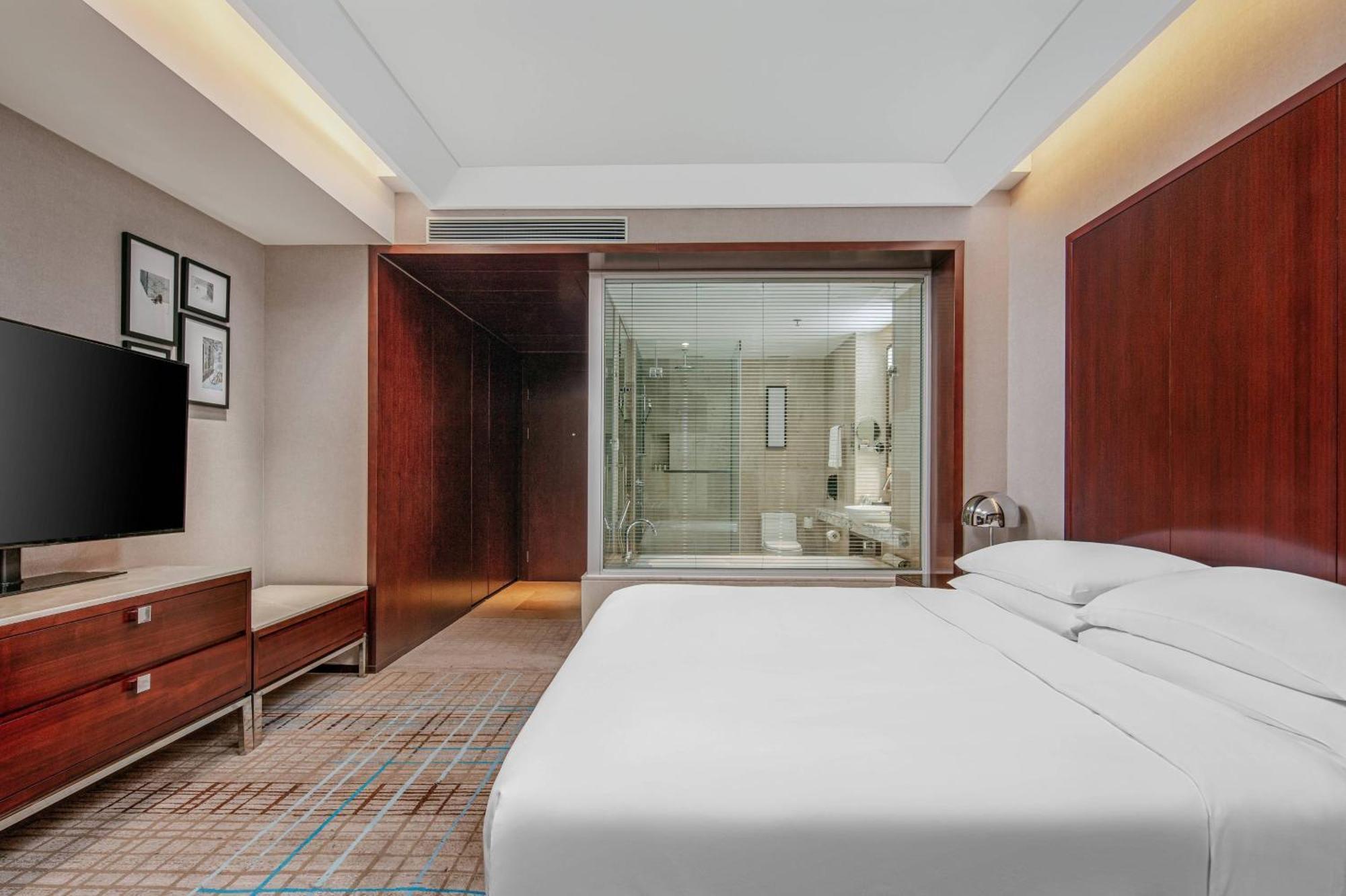 Renaissance Shanghai Zhongshan Park Hotel Екстериор снимка