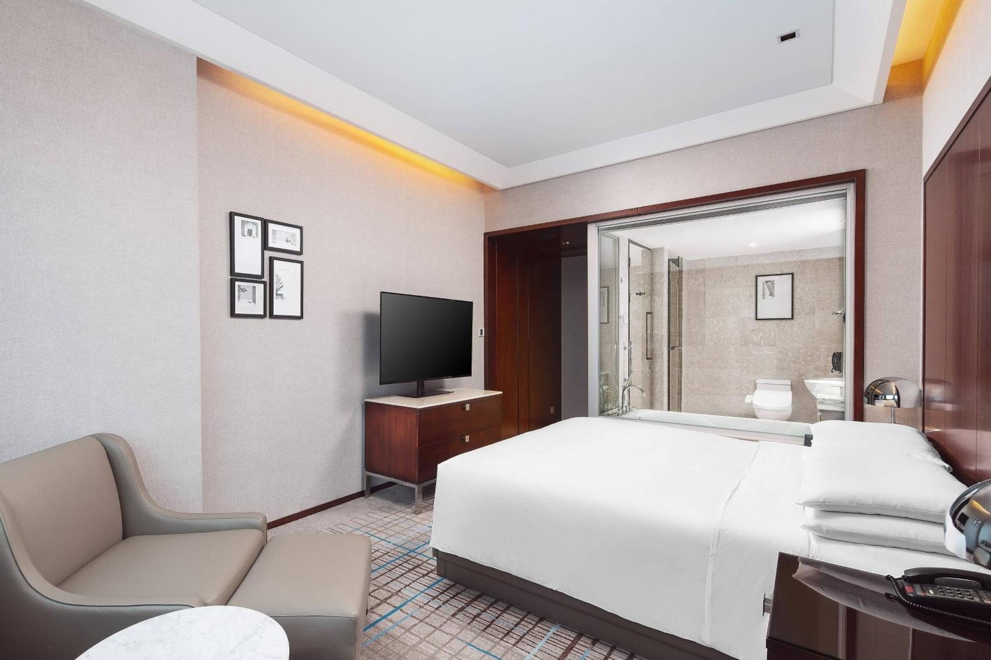 Renaissance Shanghai Zhongshan Park Hotel Екстериор снимка