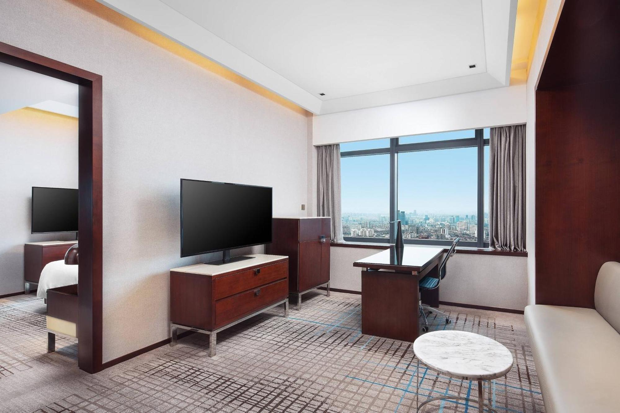 Renaissance Shanghai Zhongshan Park Hotel Екстериор снимка
