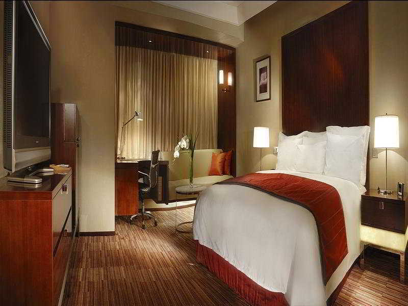 Renaissance Shanghai Zhongshan Park Hotel Екстериор снимка