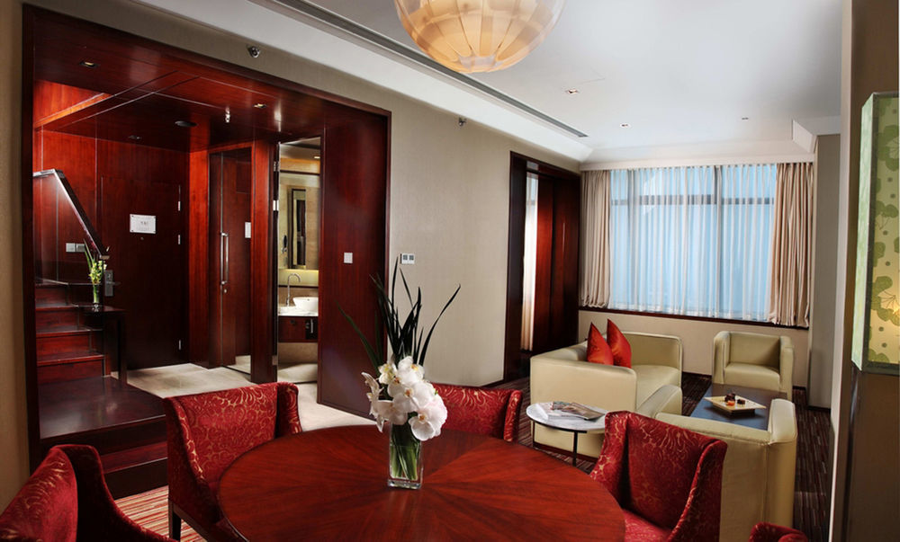 Renaissance Shanghai Zhongshan Park Hotel Екстериор снимка